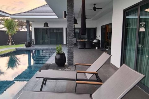 Chalet de 4 dormitorios en Hua Hin, Tailandia № 172964 - foto 6