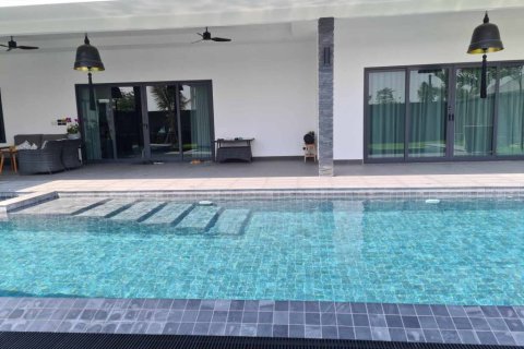 Chalet de 4 dormitorios en Hua Hin, Tailandia № 172964 - foto 10