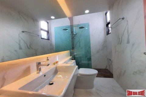 Casa de 3 dormitorios en Ao Nang, Tailandia № 194040 - foto 4