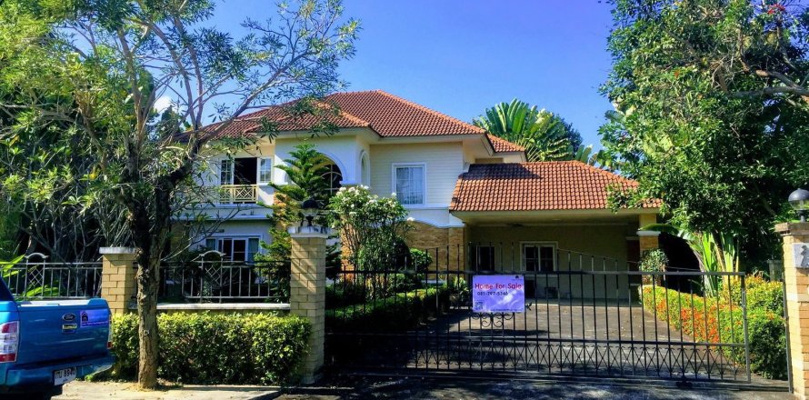 Casa de 4 dormitorios en Chiang Mai, Tailandia № 155307