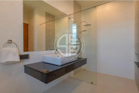 Chalet de 7 dormitorios en Bang Tao, Tailandia № 190624 - foto 20