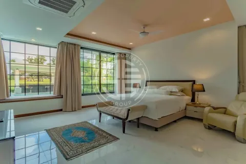 Chalet de 7 dormitorios en Bang Tao, Tailandia № 190624 - foto 21