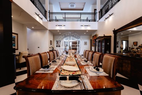 Chalet de 7 dormitorios en Bang Tao, Tailandia № 190624 - foto 5