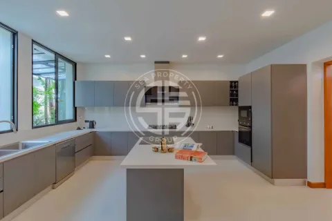 Chalet de 7 dormitorios en Bang Tao, Tailandia № 190624 - foto 11