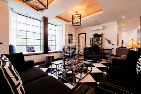 Chalet de 7 dormitorios en Bang Tao, Tailandia № 190624 - foto 8