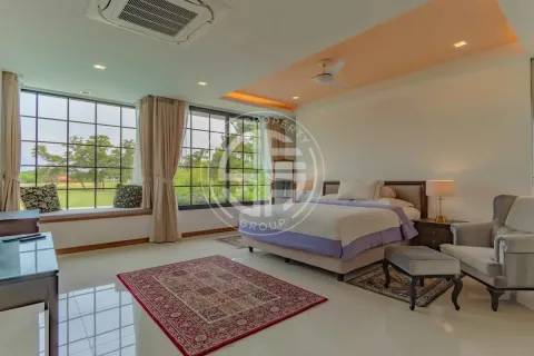 Chalet de 7 dormitorios en Bang Tao, Tailandia № 190624 - foto 13