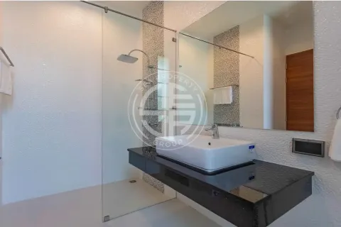 Chalet de 7 dormitorios en Bang Tao, Tailandia № 190624 - foto 25