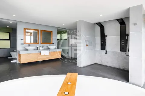 Chalet de 4 dormitorios en Ko Samui, Tailandia № 190627 - foto 19