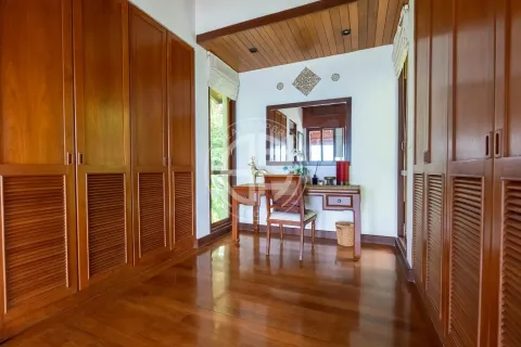 Chalet de 4 dormitorios en Phuket, Tailandia № 190622 - foto 10