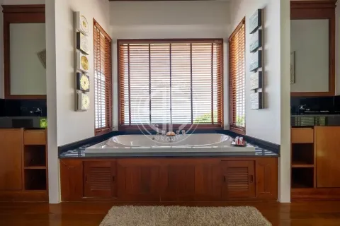 Chalet de 4 dormitorios en Phuket, Tailandia № 190622 - foto 11