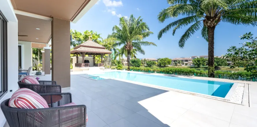 Chalet de 4 dormitorios en Bang Tao, Tailandia № 190621