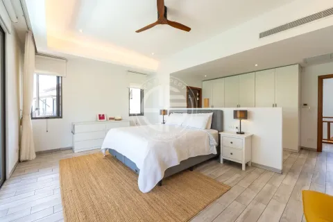 Chalet de 4 dormitorios en Bang Tao, Tailandia № 190621 - foto 10