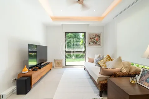 Chalet de 4 dormitorios en Bang Tao, Tailandia № 190621 - foto 15