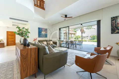 Chalet de 4 dormitorios en Bang Tao, Tailandia № 190621 - foto 4