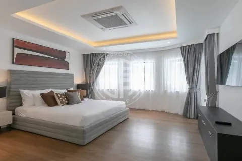 Chalet de 5 dormitorios en Phuket, Tailandia № 190625 - foto 15