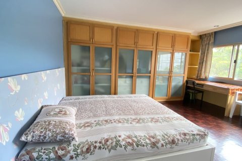 Condo à Watthana, Bangkok, Thaïlande, 4 chambres № 200984 - photo 23