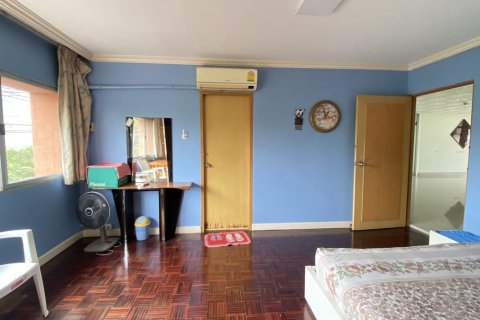 Condo à Watthana, Bangkok, Thaïlande, 4 chambres № 200984 - photo 22