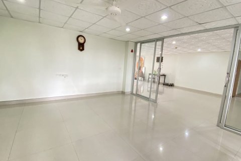 Condo à Watthana, Bangkok, Thaïlande, 4 chambres № 200984 - photo 13