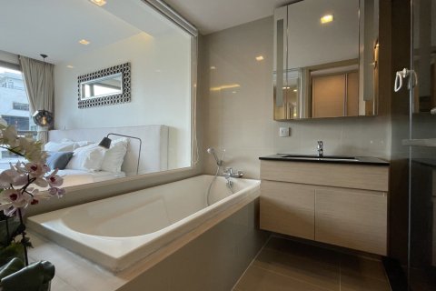 Condo à Watthana, Bangkok, Thaïlande, 2 chambres № 200928 - photo 20
