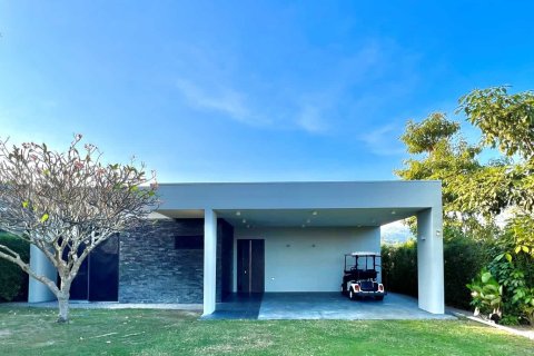 Condominio de 3 dormitorios en Hua Hin, Tailandia № 166081