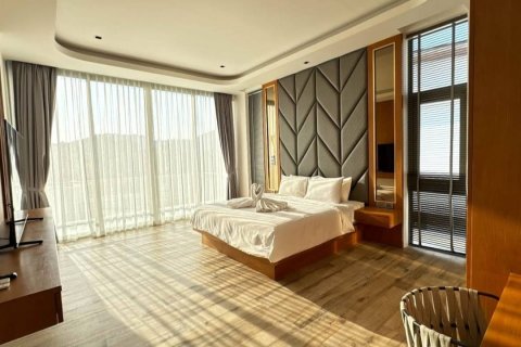 Chalet de 4 dormitorios en Rawai, Tailandia № 209718 - foto 9