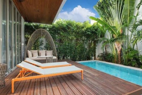 Chalet de 4 dormitorios en Rawai, Tailandia № 209718 - foto 17
