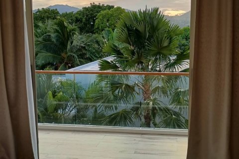 Chalet de 4 dormitorios en Rawai, Tailandia № 209718 - foto 15