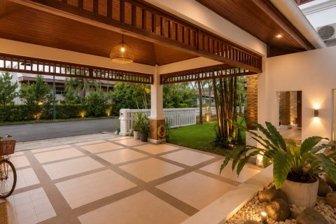 Chalet de 4 dormitorios en Phuket, Tailandia № 209715 - foto 13