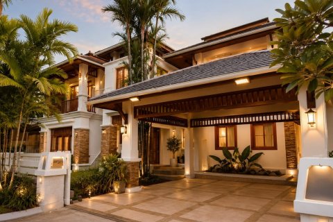 Chalet de 4 dormitorios en Phuket, Tailandia № 209715