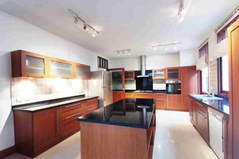 Haus in Bangkok, Thailand 5 Schlafzimmer № 184112 - Foto 3