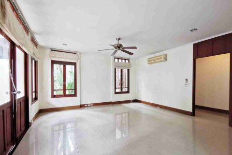 Haus in Bangkok, Thailand 5 Schlafzimmer № 184112 - Foto 7