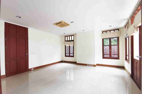 Haus in Bangkok, Thailand 5 Schlafzimmer № 184112 - Foto 9