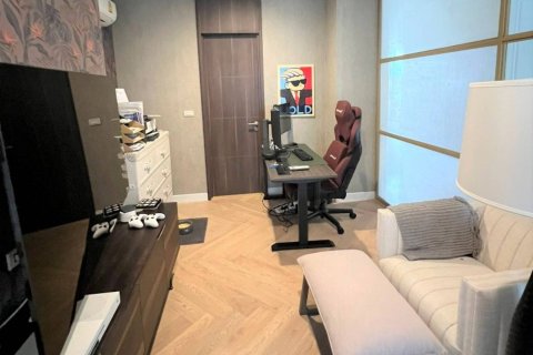 Condominio de 4 dormitorios en Bangkok, Tailandia № 180823 - foto 14