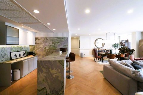 Condo in Bangkok, Thailand, 4 bedrooms № 180823