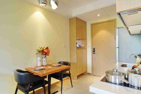 Condominio de 1 dormitorio en Thonburi, Bangkok, Tailandia № 208842 - foto 5