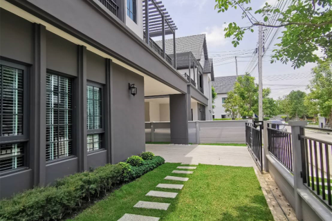 Haus in Bangkok, Thailand 4 Schlafzimmer № 190265 - Foto 4