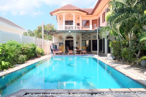 Studio in Pattaya, Thailand № 155743