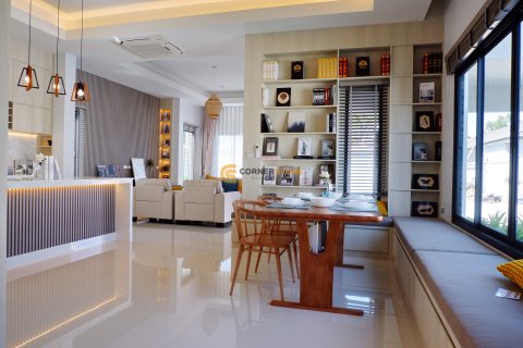 Estudio en Bang Lamung, Tailandia № 155739 - foto 11