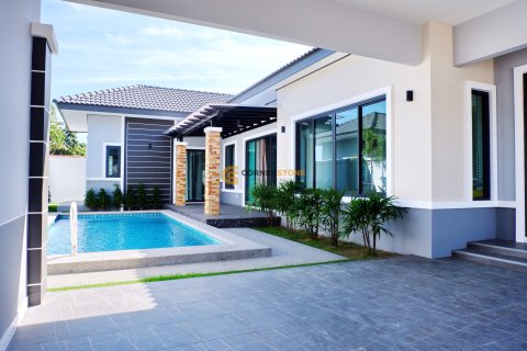 Studio in Bang Lamung, Thailand № 155739