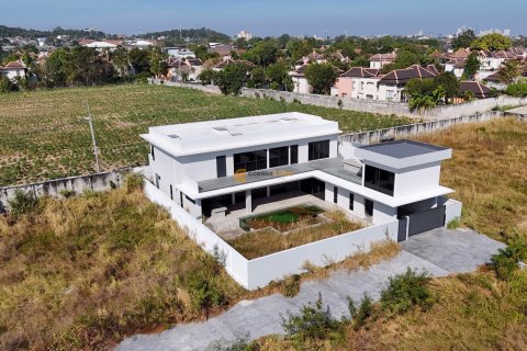 Terreno en Chonburi, Tailandia № 155740 - foto 12