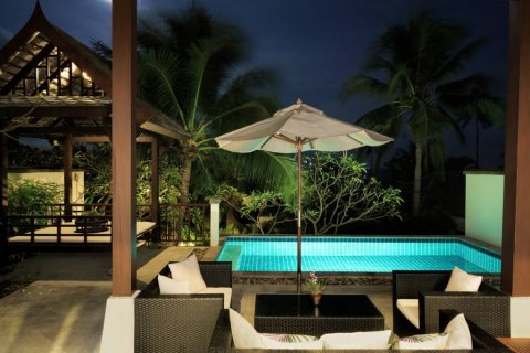 Chalet de 3 dormitorios en Surat Thani, Tailandia № 119289 - foto 2