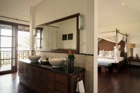 Chalet de 3 dormitorios en Surat Thani, Tailandia № 119289 - foto 10