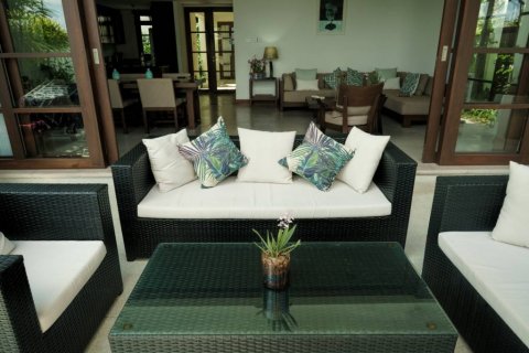 Chalet de 3 dormitorios en Surat Thani, Tailandia № 119289 - foto 6