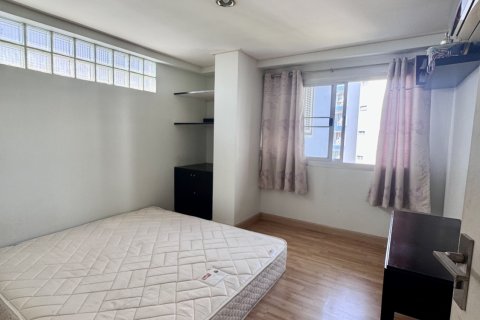 Condo in Khlong Toei, Bangkok, Thailand, 2 bedrooms  № 158990 - photo 9