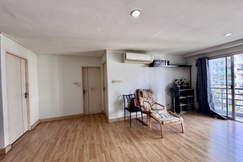Condo in Khlong Toei, Bangkok, Thailand, 2 bedrooms  № 158990 - photo 3