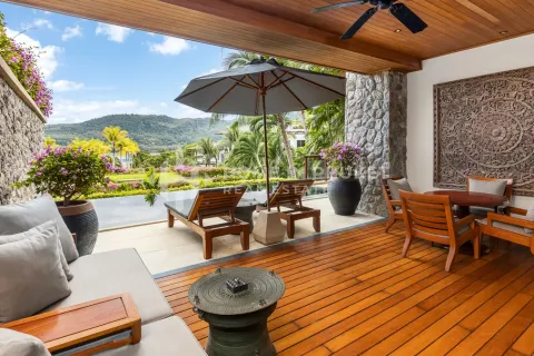 Condo in Kamala, Thailand, 3 bedrooms № 209577 - photo 4