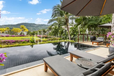 Condo in Kamala, Thailand, 3 bedrooms № 209577 - photo 2