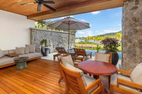 Condo in Kamala, Thailand, 3 bedrooms № 209577 - photo 5