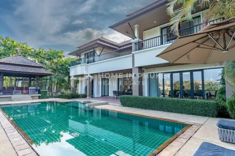 Casa de 4 dormitorios en Phuket, Tailandia № 209575