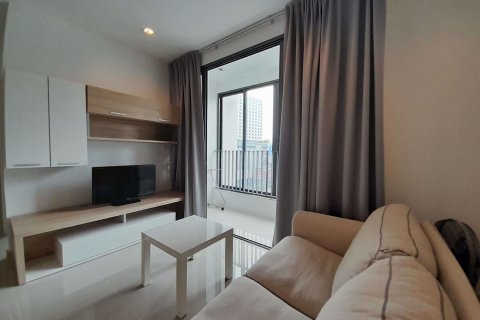 Condominio de 2 dormitorios en Huai Khwang, Bangkok, Tailandia № 47740 - foto 2